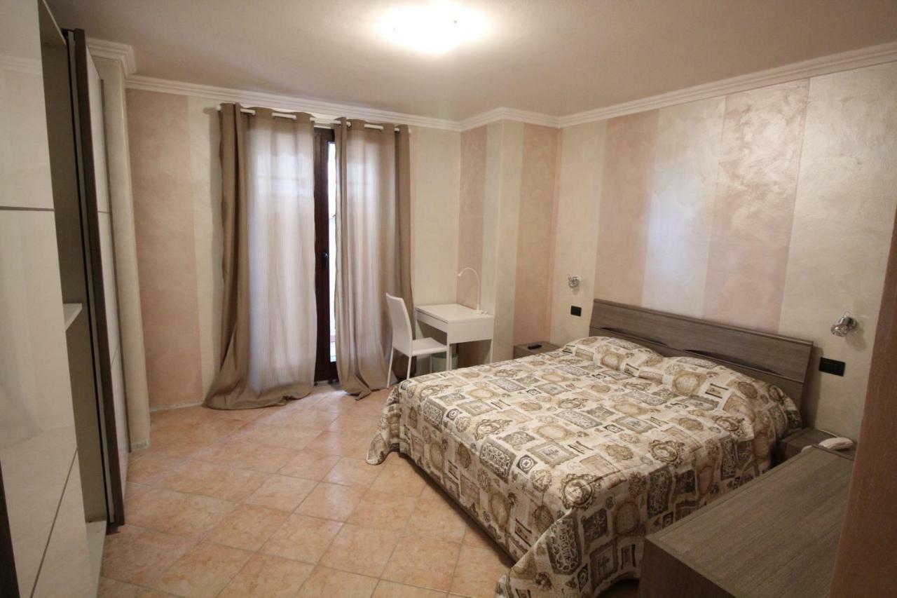 Del Prado Aparthotel Riva Ligure Buitenkant foto